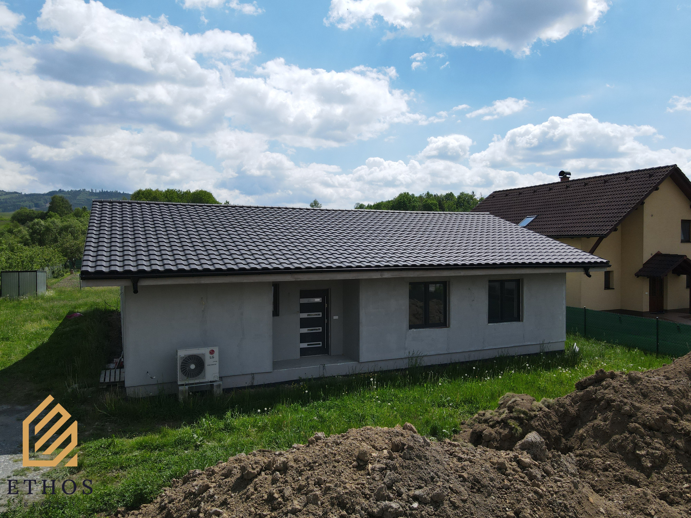 🏡 NOVOSTAVBA RODINNÉHO DOMU V CENTRE OBCE RAKOVÁ - fotografia 18