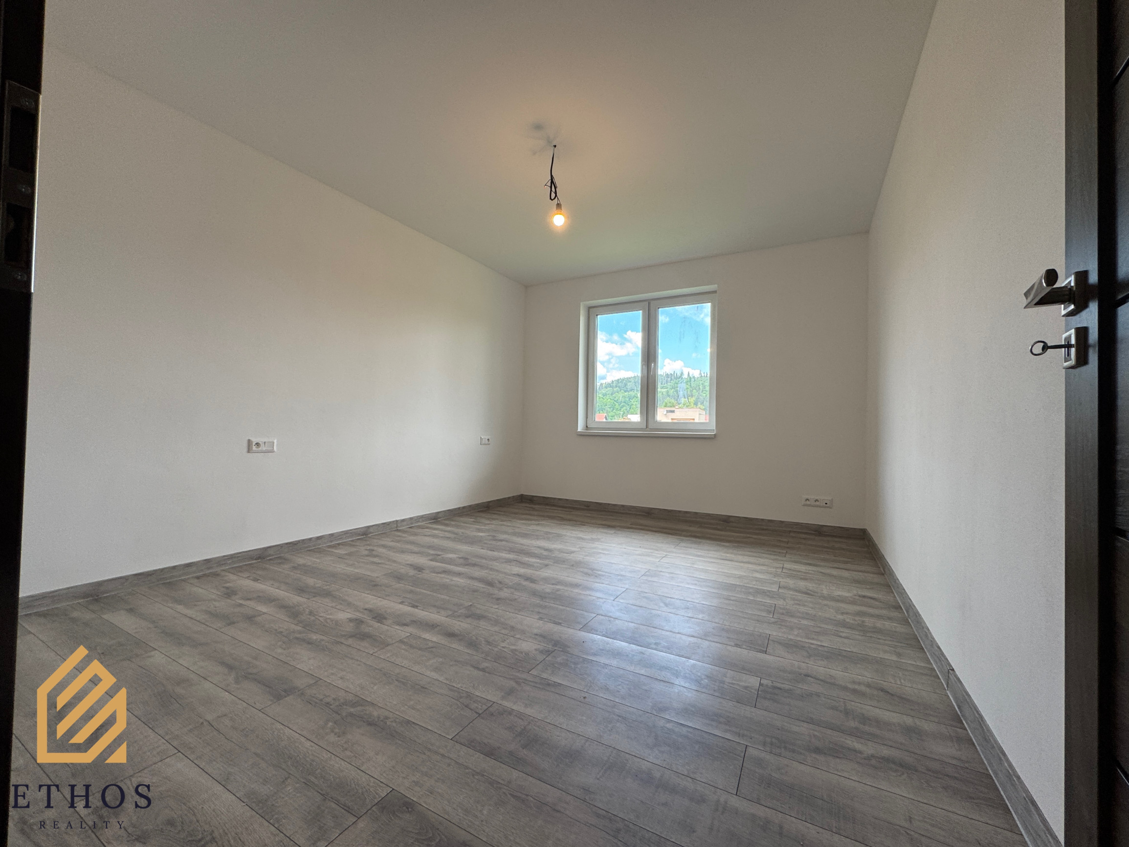 🏡 NOVOSTAVBA RODINNÉHO DOMU V CENTRE OBCE RAKOVÁ - fotografia 18