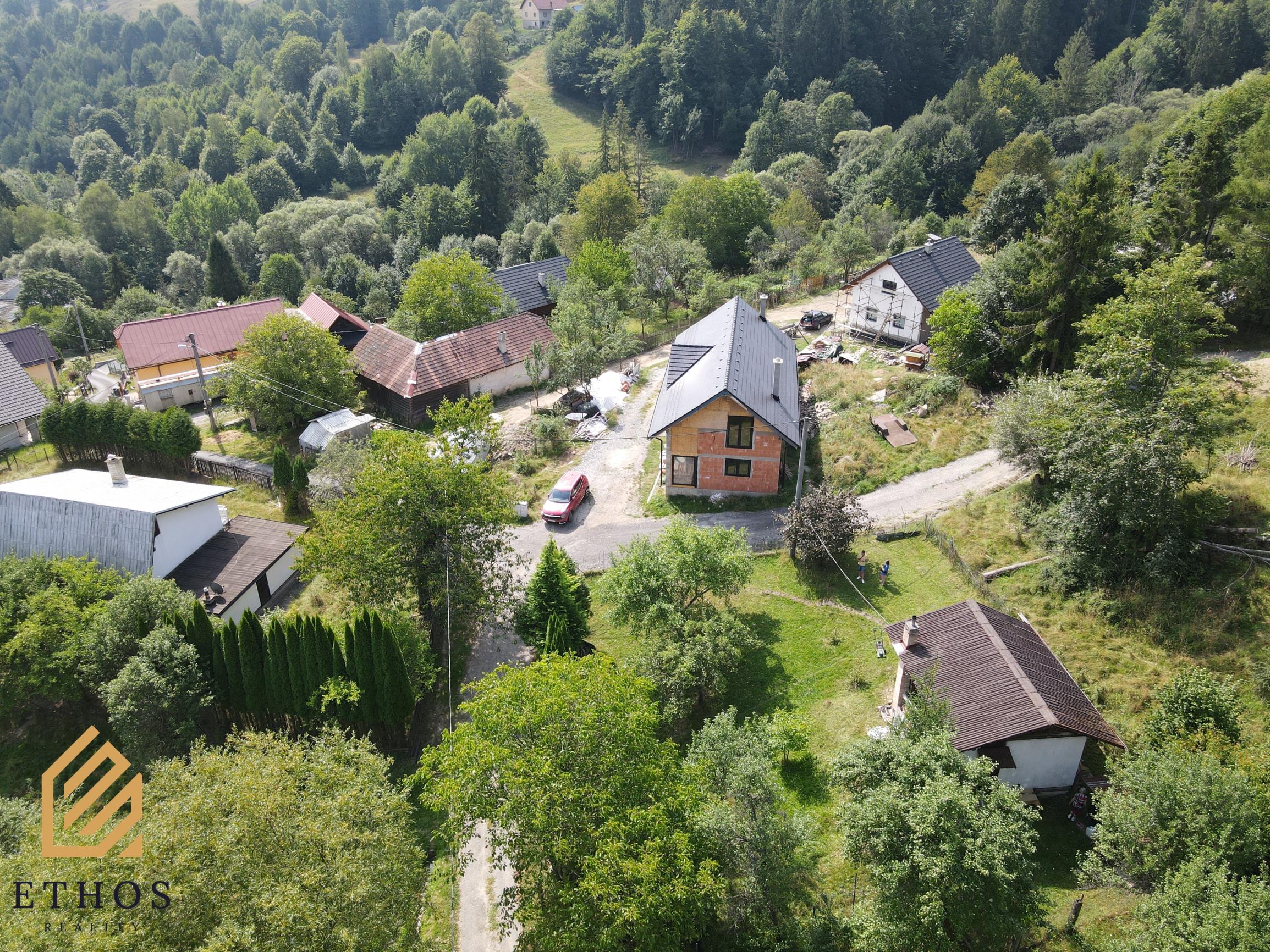 🌲 NA PREDAJ: Záhradný domček s pozemkom Krásno nad Kysucou - fotografia 9