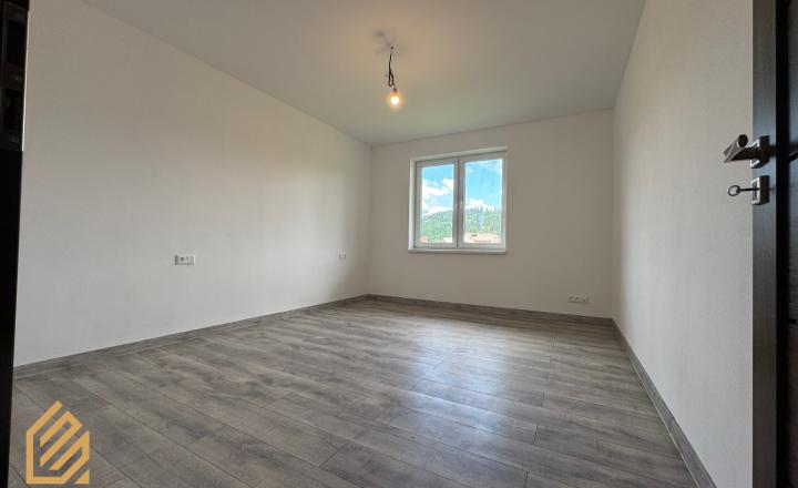 🏡 NOVOSTAVBA RODINNÉHO DOMU V CENTRE OBCE RAKOVÁ - fotografia 8