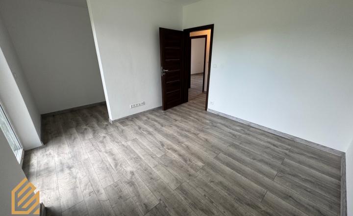 🏡 NOVOSTAVBA RODINNÉHO DOMU V CENTRE OBCE RAKOVÁ - fotografia 15